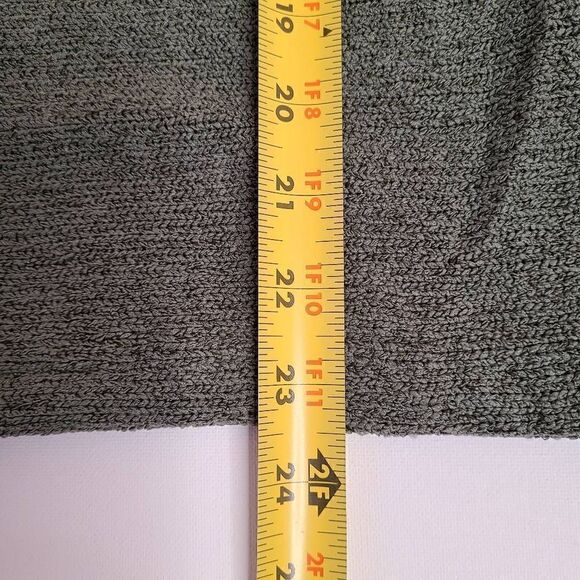 She + Sky Womens NWT Sage Green V-Neck Sweater Large - Picture 9 of 11